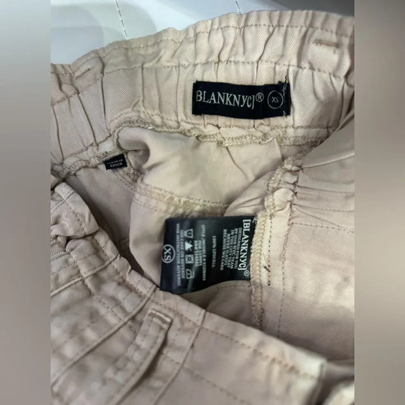 Blank NYC Just Sayin paperbag style shorts XS Light Khaki NWT - Picture 5 of 7